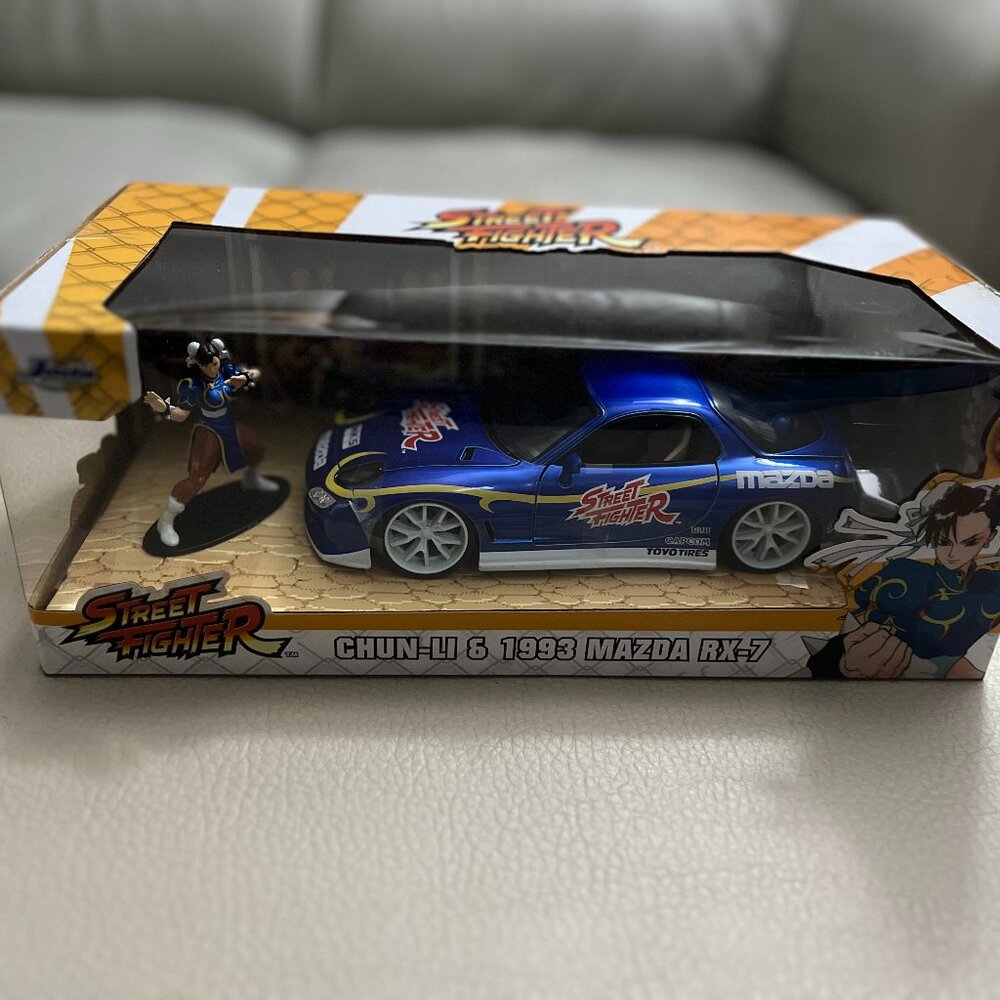 Jada Street Fighter Chun Li & 1993 Mazda RX-7 Die Cast Edition